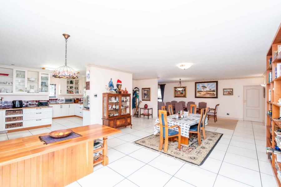 4 Bedroom Property for Sale in Myburgh Park Fase 2 Western Cape